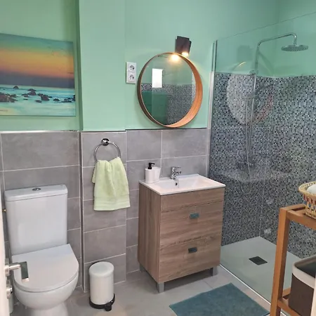 Beachhouse 3br דירה